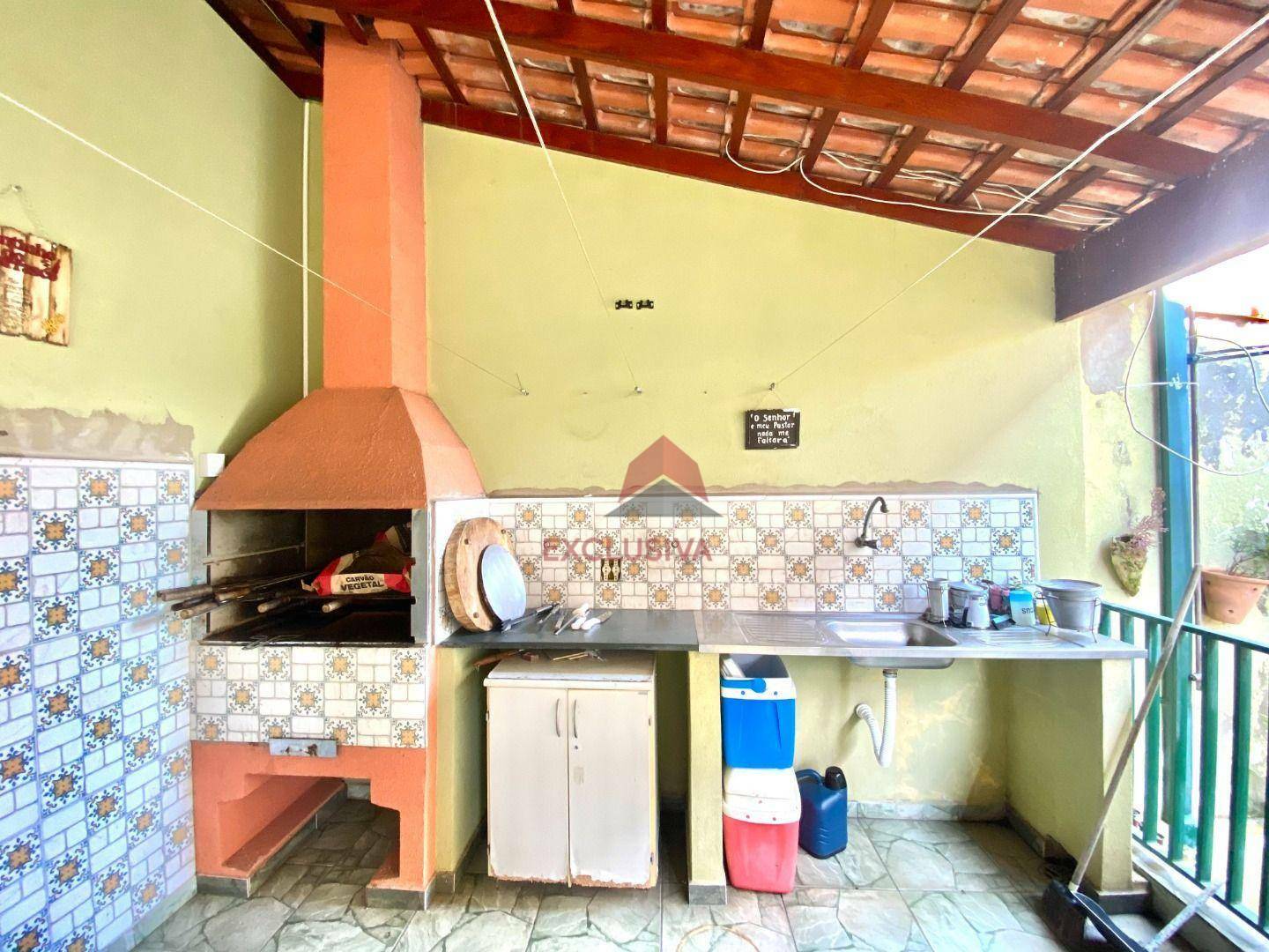 Casa à venda com 4 quartos, 230m² - Foto 3
