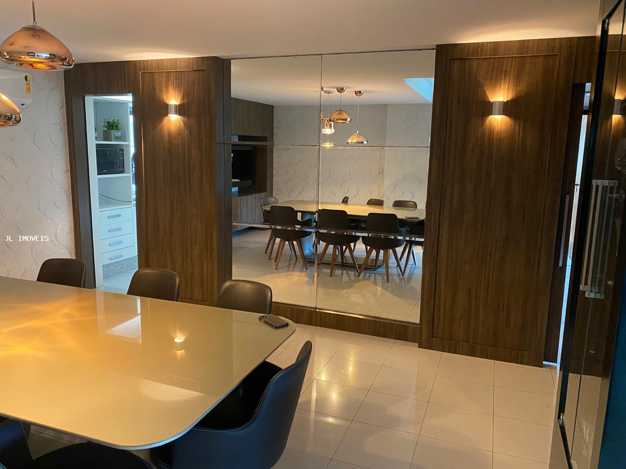 Apartamento à venda com 3 quartos, 183m² - Foto 3