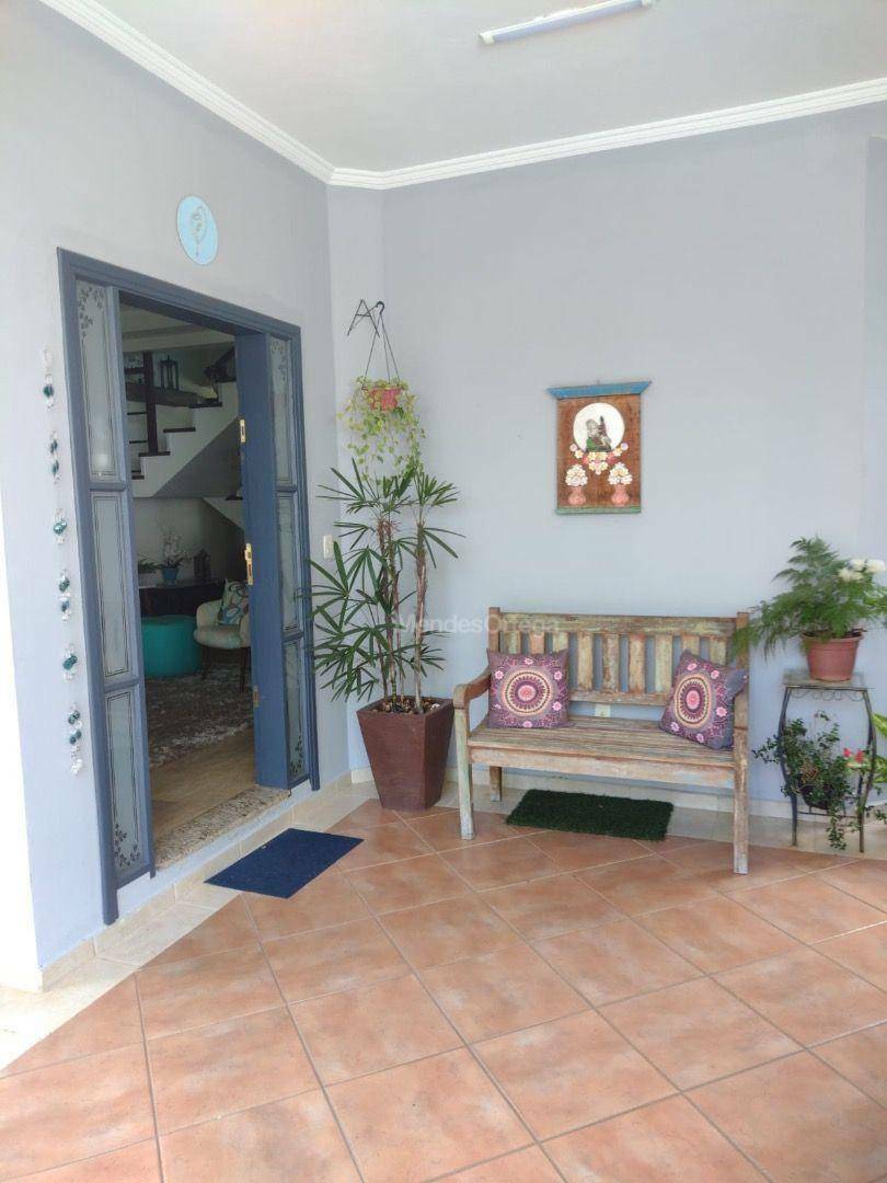 Casa à venda e aluguel com 3 quartos, 306m² - Foto 13