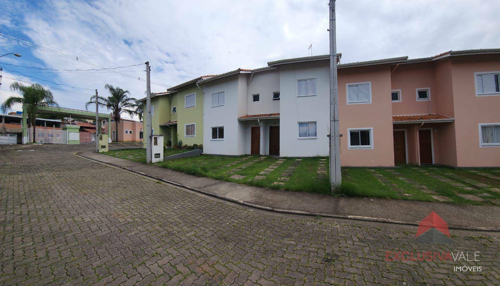 Casa de Condomínio à venda e aluguel com 3 quartos, 70m² - Foto 1