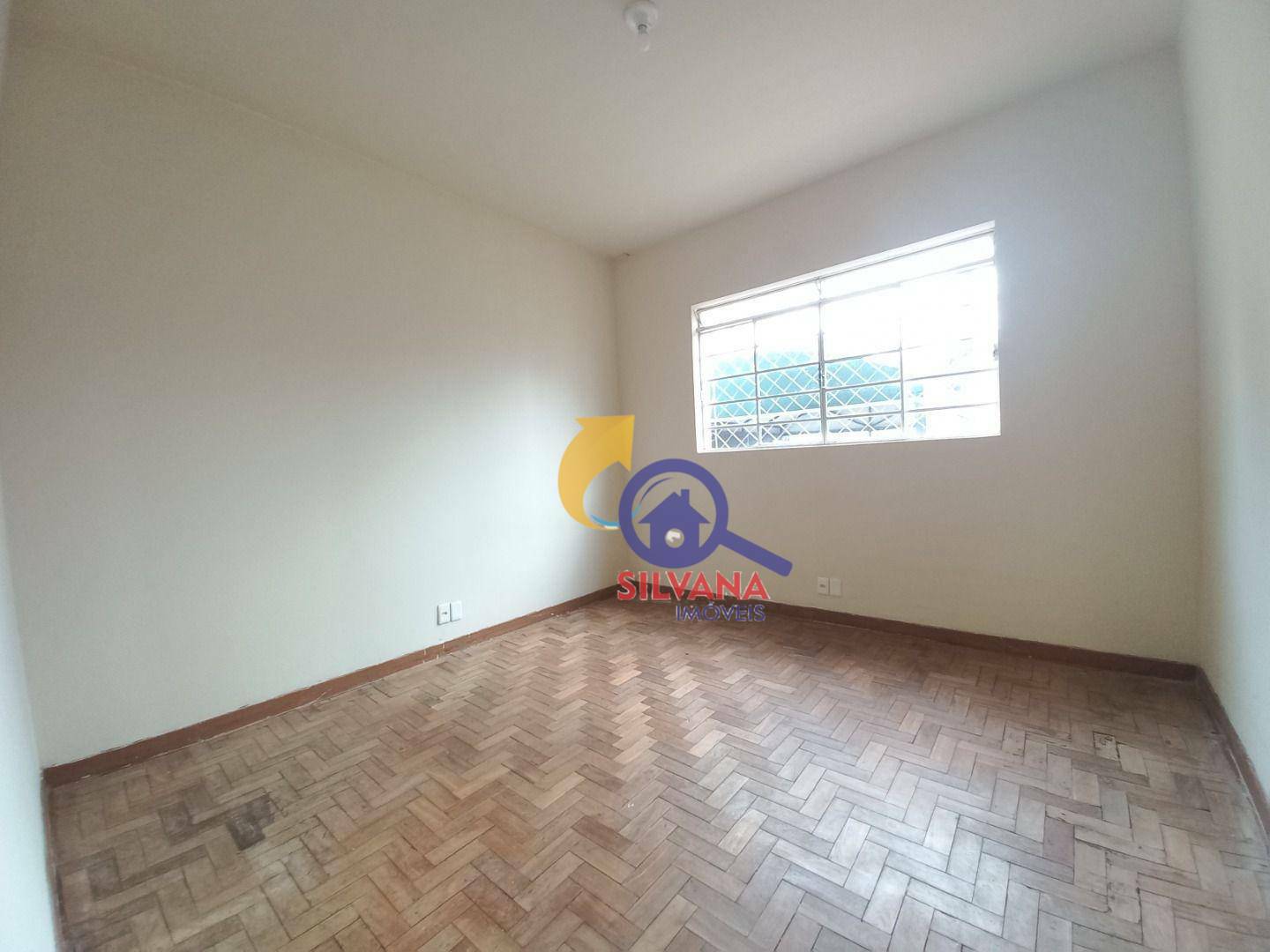 Casa para alugar com 3 quartos, 170m² - Foto 2