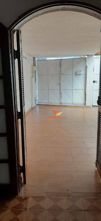 Casa à venda com 4 quartos, 200m² - Foto 27