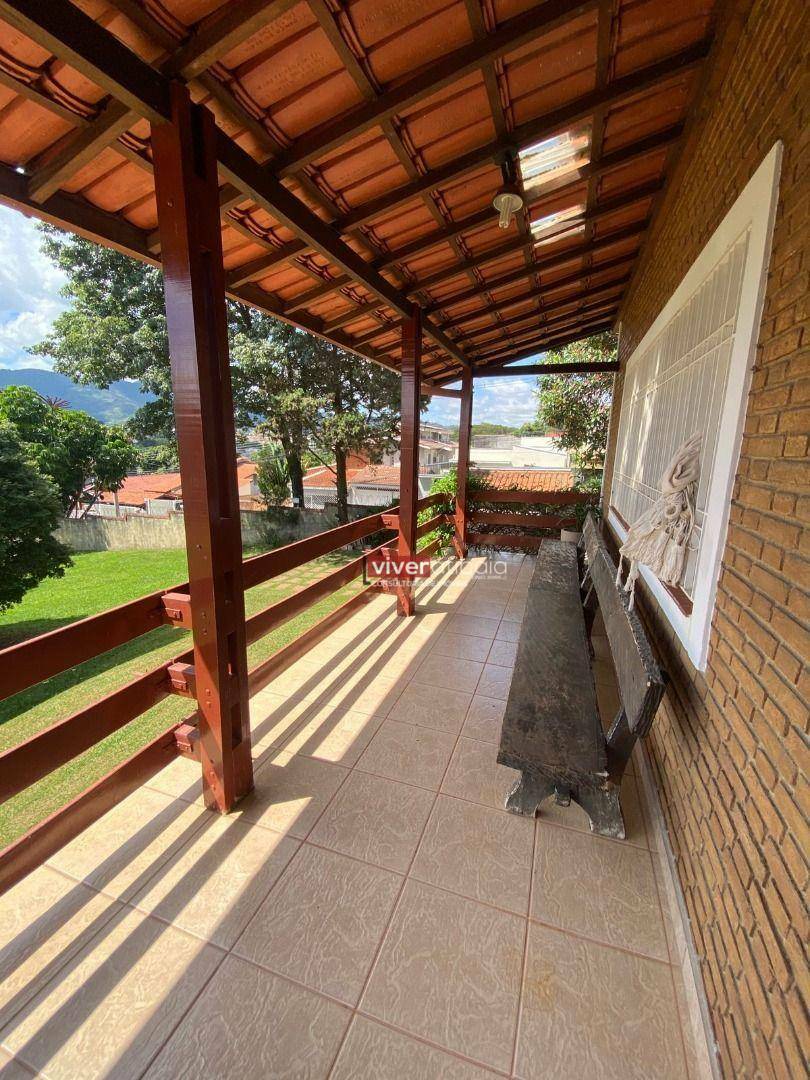 Casa à venda com 4 quartos, 283m² - Foto 2