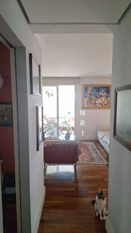 Apartamento à venda com 3 quartos, 183m² - Foto 23