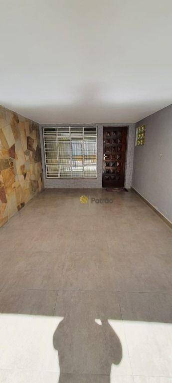 Sobrado para alugar com 2 quartos, 150m² - Foto 12