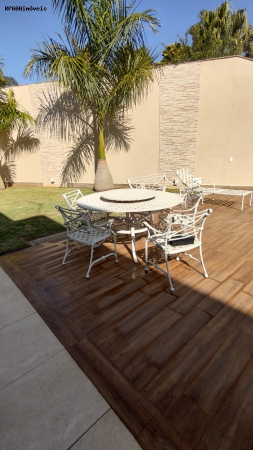 Casa para alugar com 4 quartos, 560m² - Foto 21