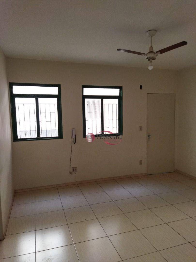 Apartamento para alugar com 2 quartos, 50m² - Foto 2