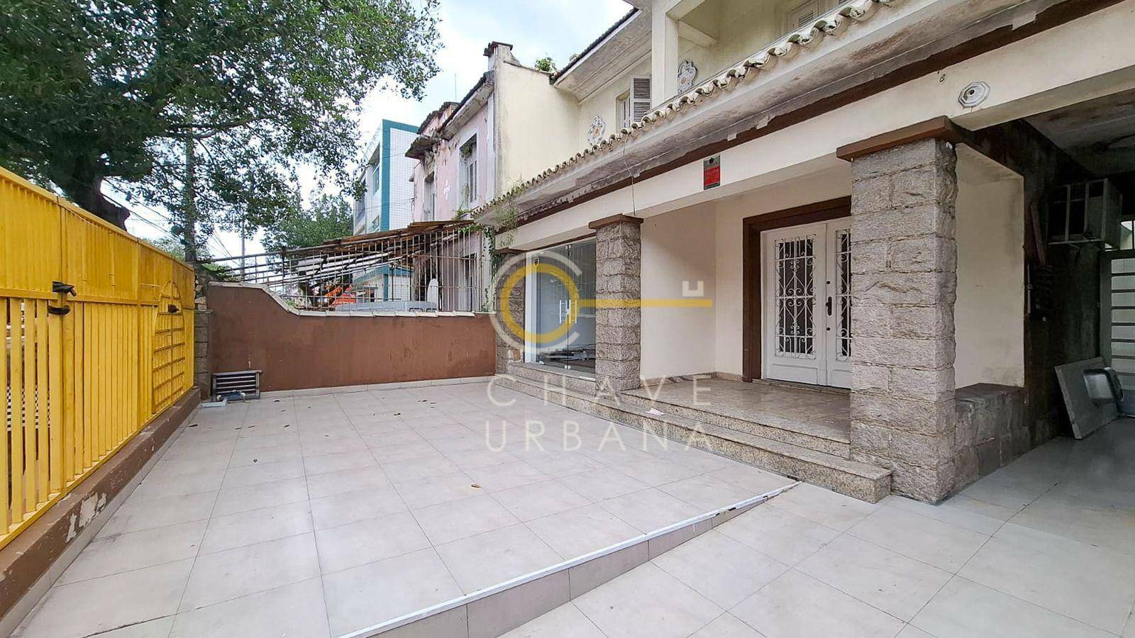 Casa de Condomínio à venda e aluguel com 4 quartos, 316m² - Foto 3
