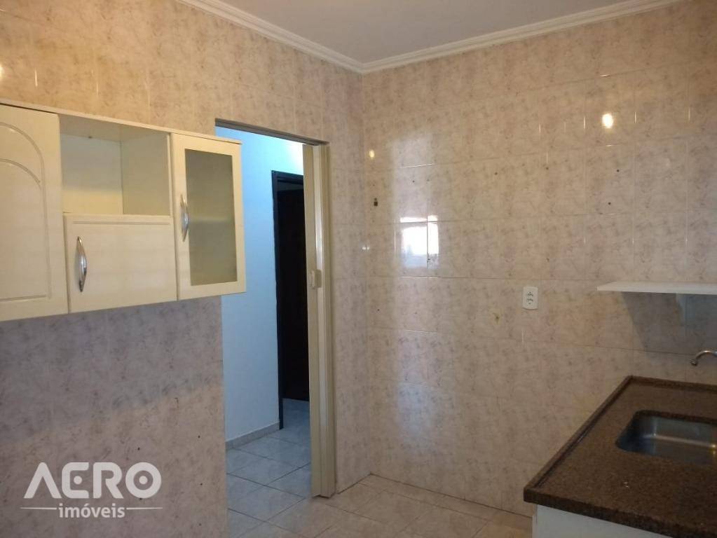 Casa à venda com 3 quartos, 124m² - Foto 7