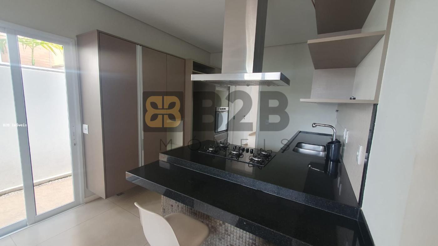 Casa de Condomínio à venda com 3 quartos, 250m² - Foto 4