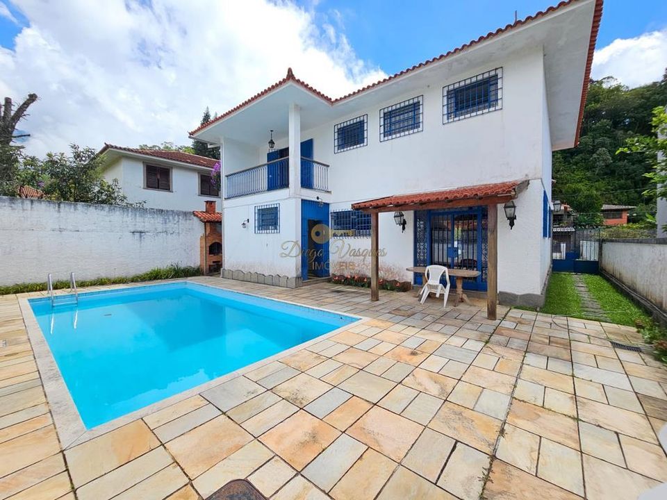 Casa à venda com 4 quartos, 450m² - Foto 1