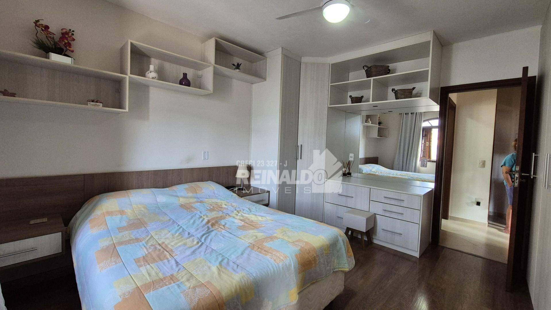 Casa de Condomínio para alugar com 4 quartos, 239m² - Foto 9