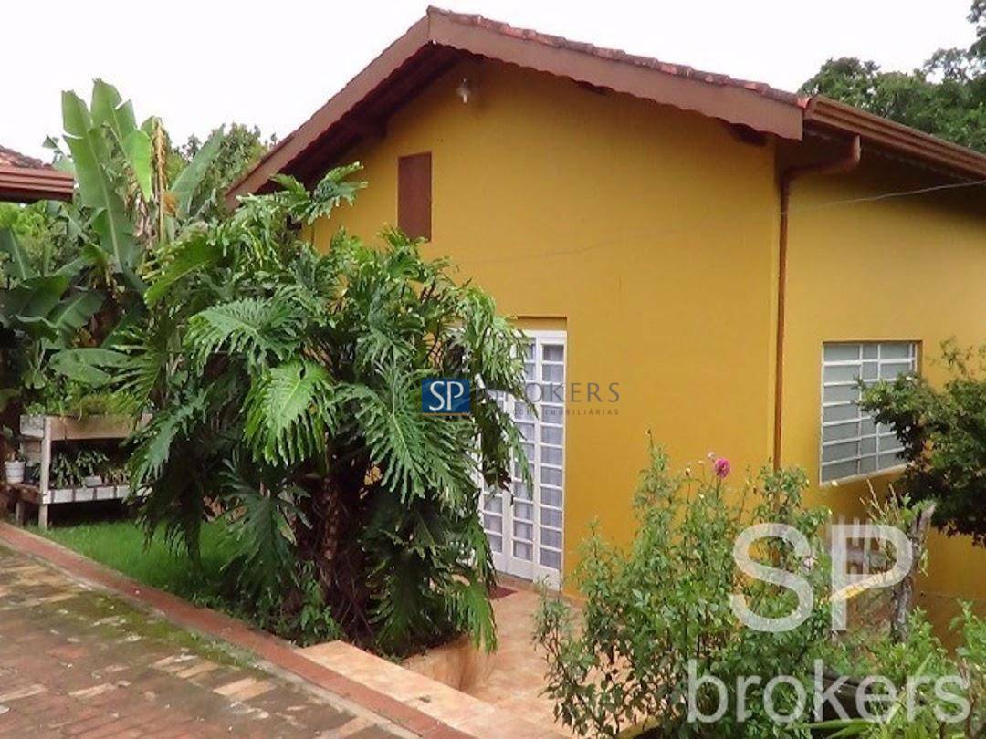 Casa à venda com 3 quartos, 650m² - Foto 1