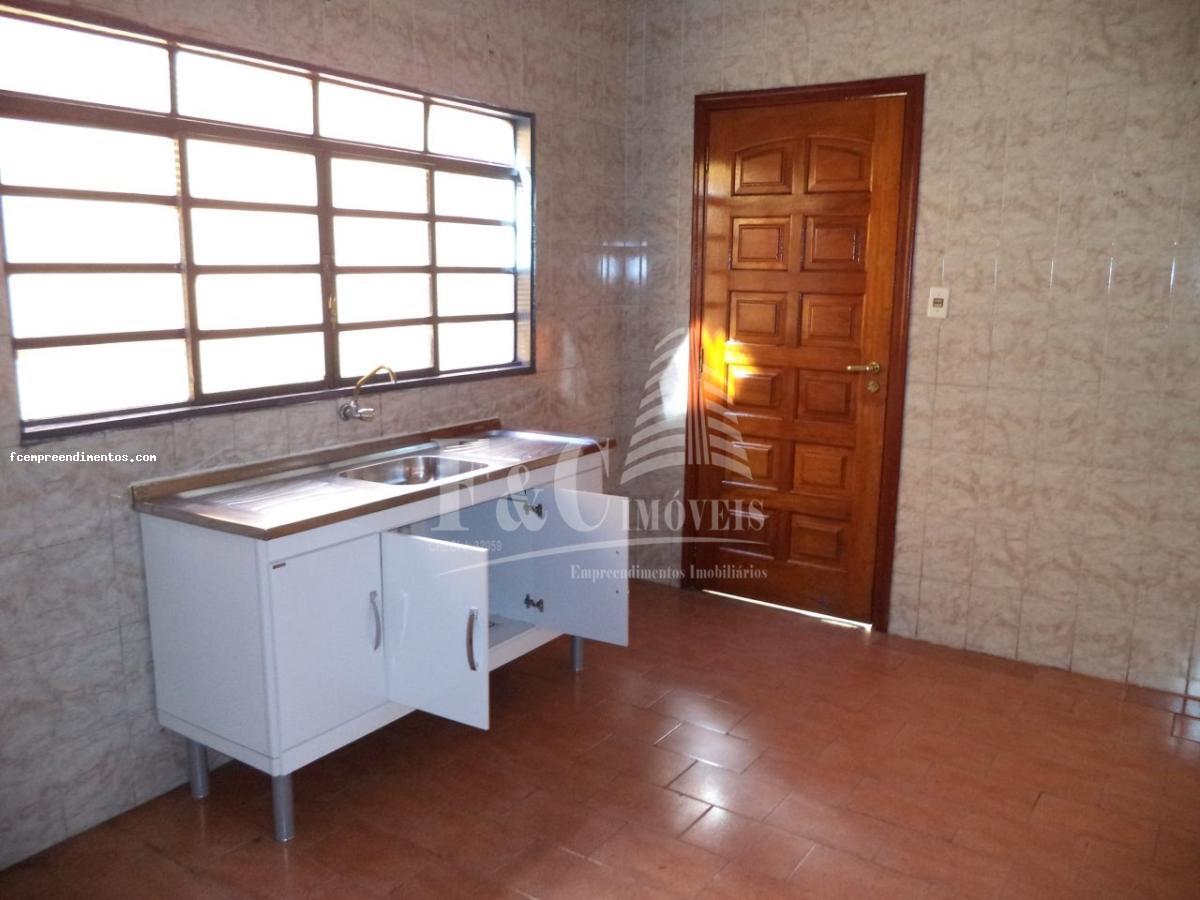 Casa à venda com 2 quartos, 138m² - Foto 1