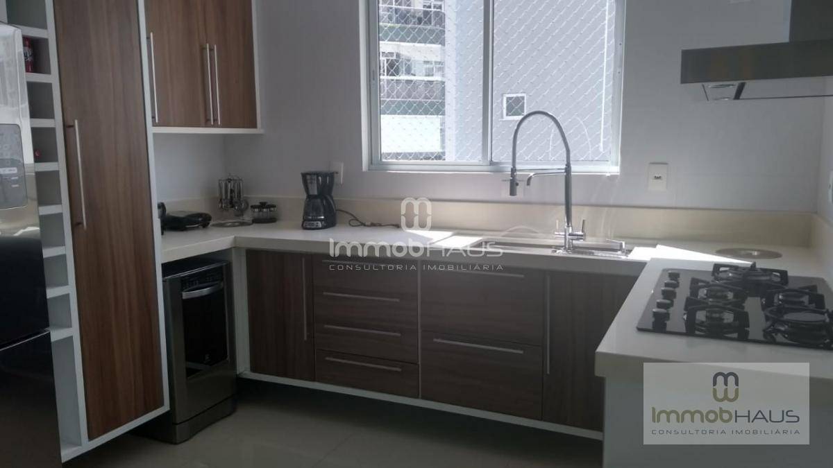 Apartamento à venda com 4 quartos, 167m² - Foto 6