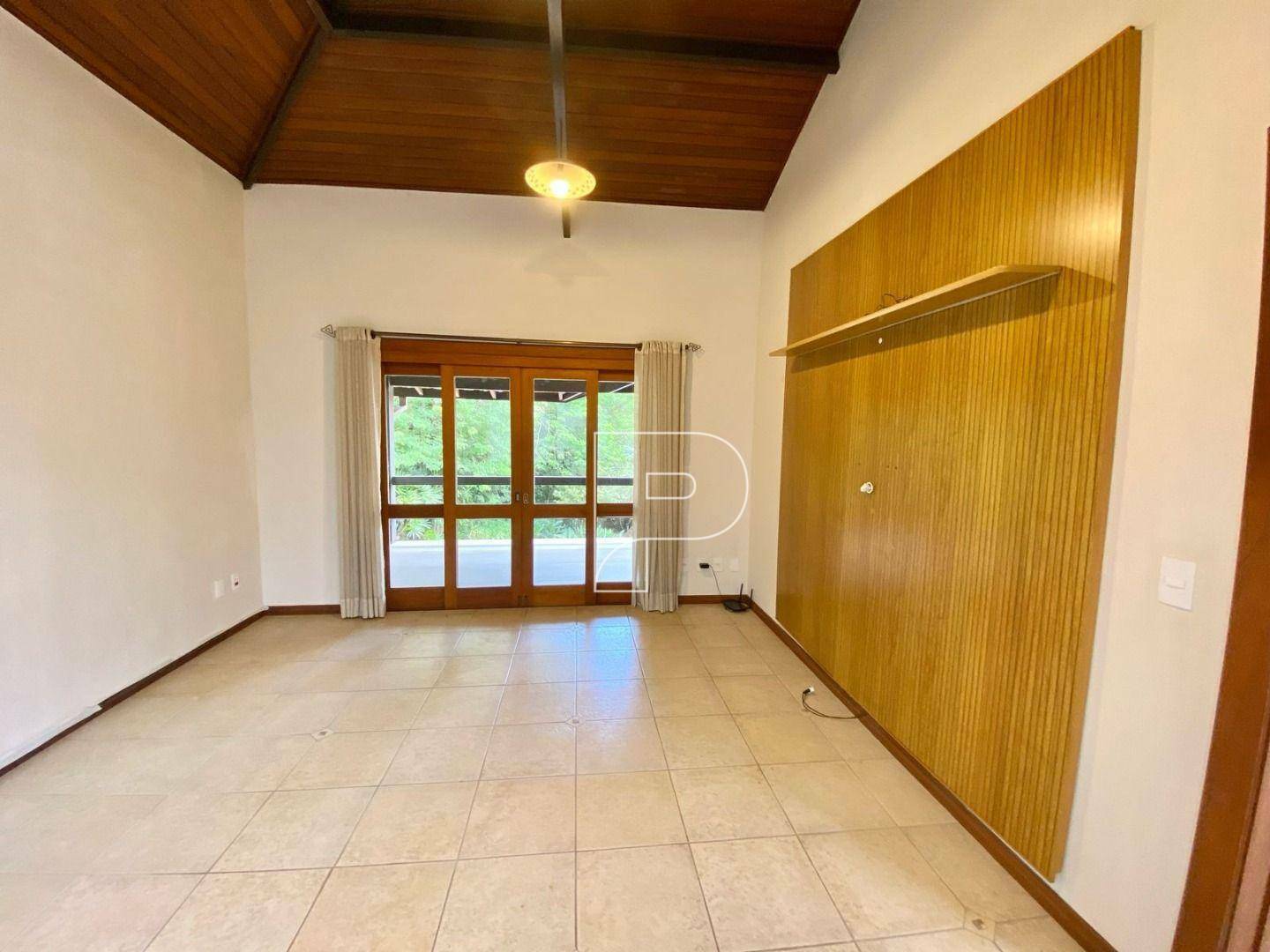 Casa de Condomínio para alugar com 4 quartos, 550m² - Foto 13