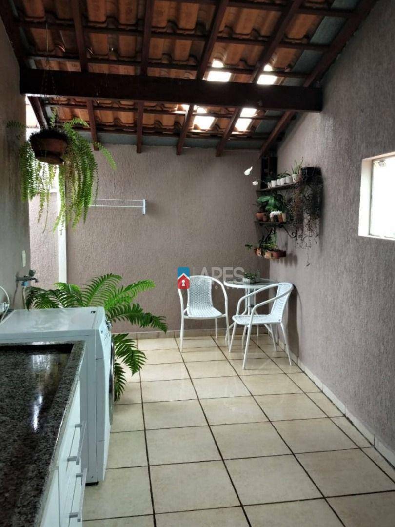 Casa à venda com 3 quartos, 114m² - Foto 12