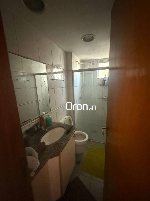 Apartamento à venda com 2 quartos, 64m² - Foto 4