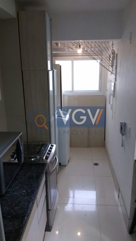 Apartamento à venda com 2 quartos, 68m² - Foto 4