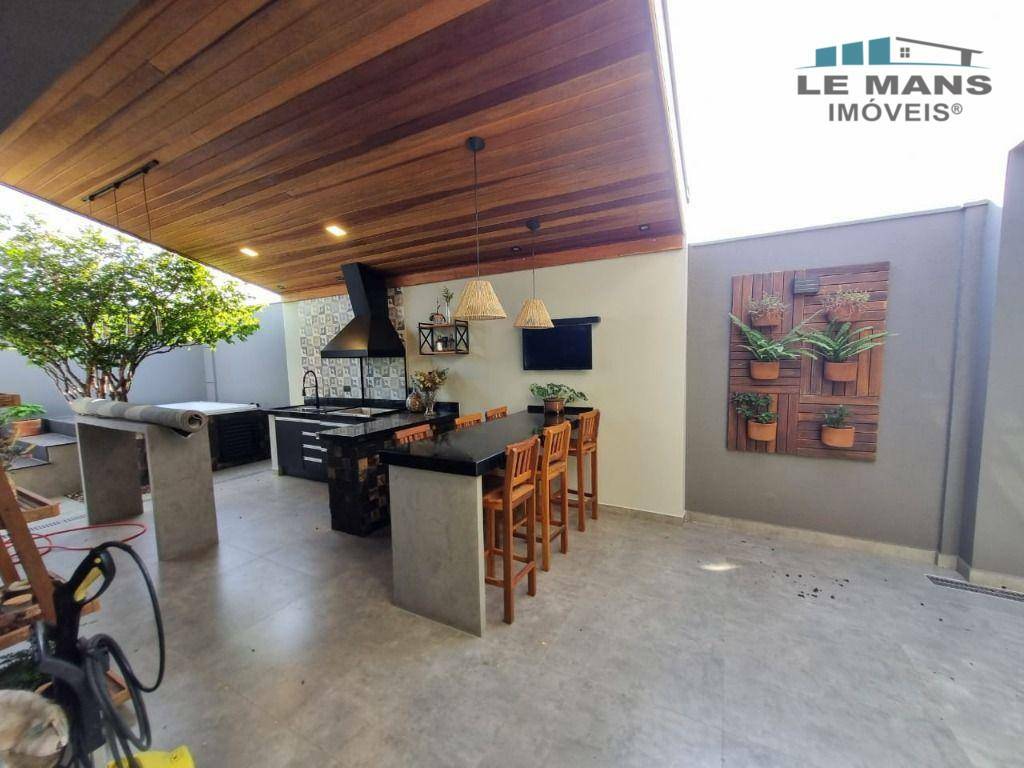 Casa à venda com 3 quartos, 210m² - Foto 8