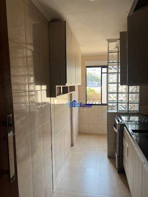 Apartamento à venda com 2 quartos, 68m² - Foto 2