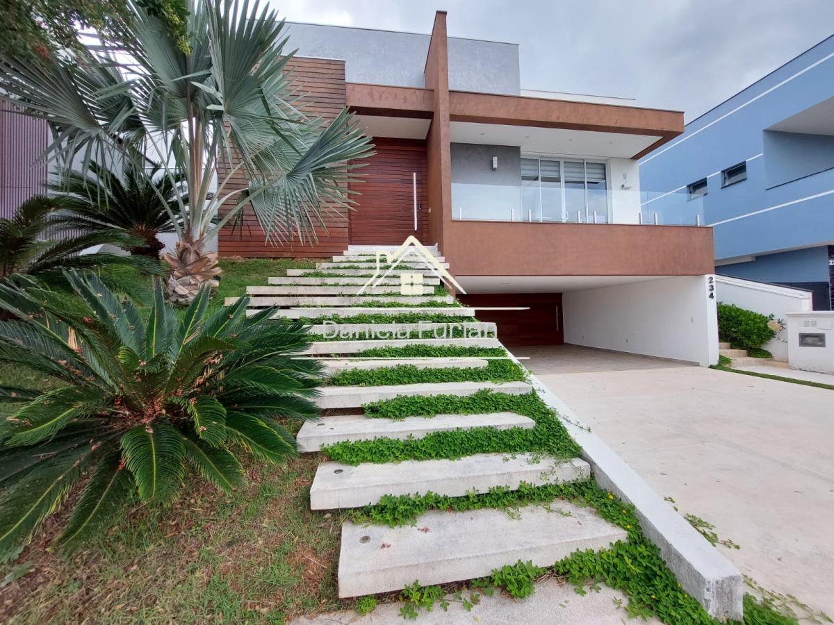 Casa de Condomínio à venda com 3 quartos, 300m² - Foto 2