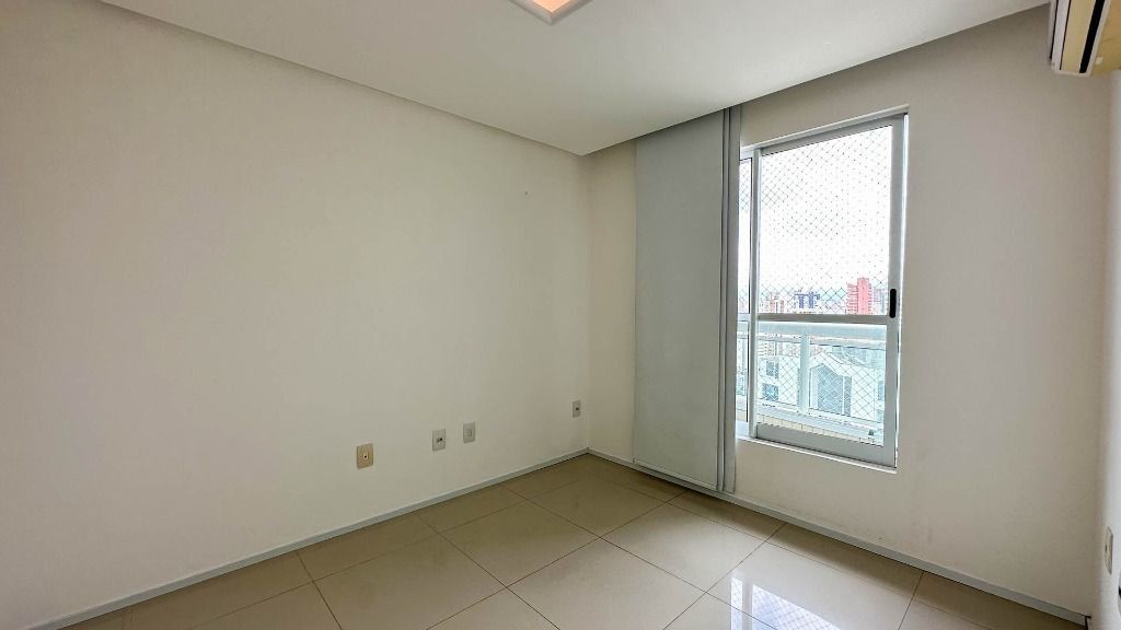 Apartamento à venda com 3 quartos, 117m² - Foto 11