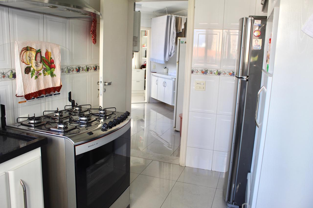 Apartamento à venda com 4 quartos, 230m² - Foto 5