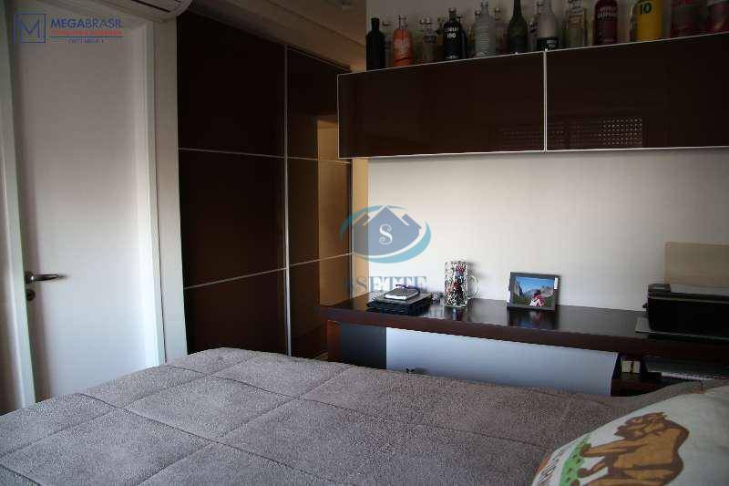 Apartamento à venda com 4 quartos, 216m² - Foto 4