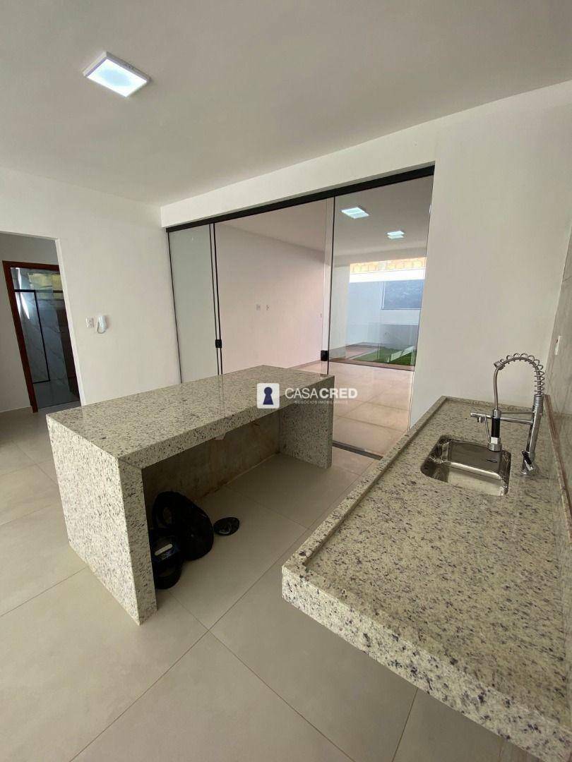 Casa à venda com 3 quartos, 196m² - Foto 5