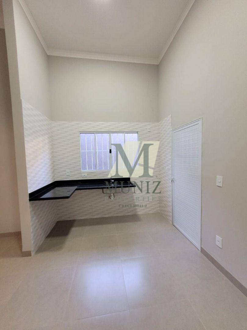 Casa à venda com 3 quartos, 128m² - Foto 2