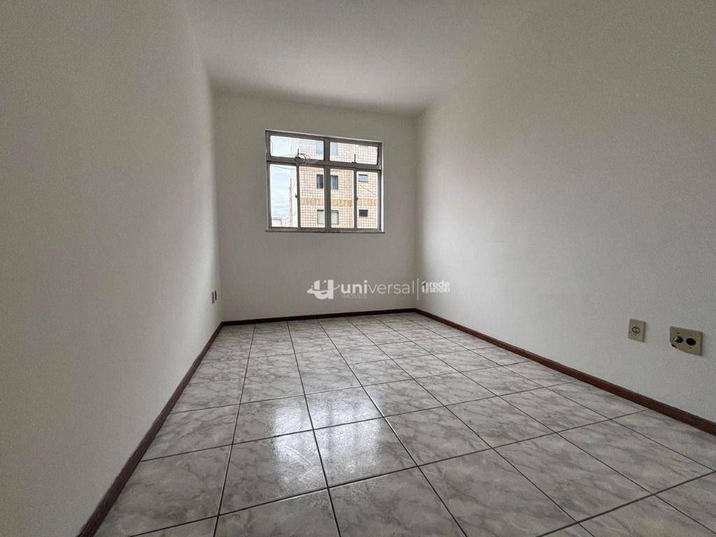 Apartamento para alugar com 2 quartos, 75m² - Foto 9