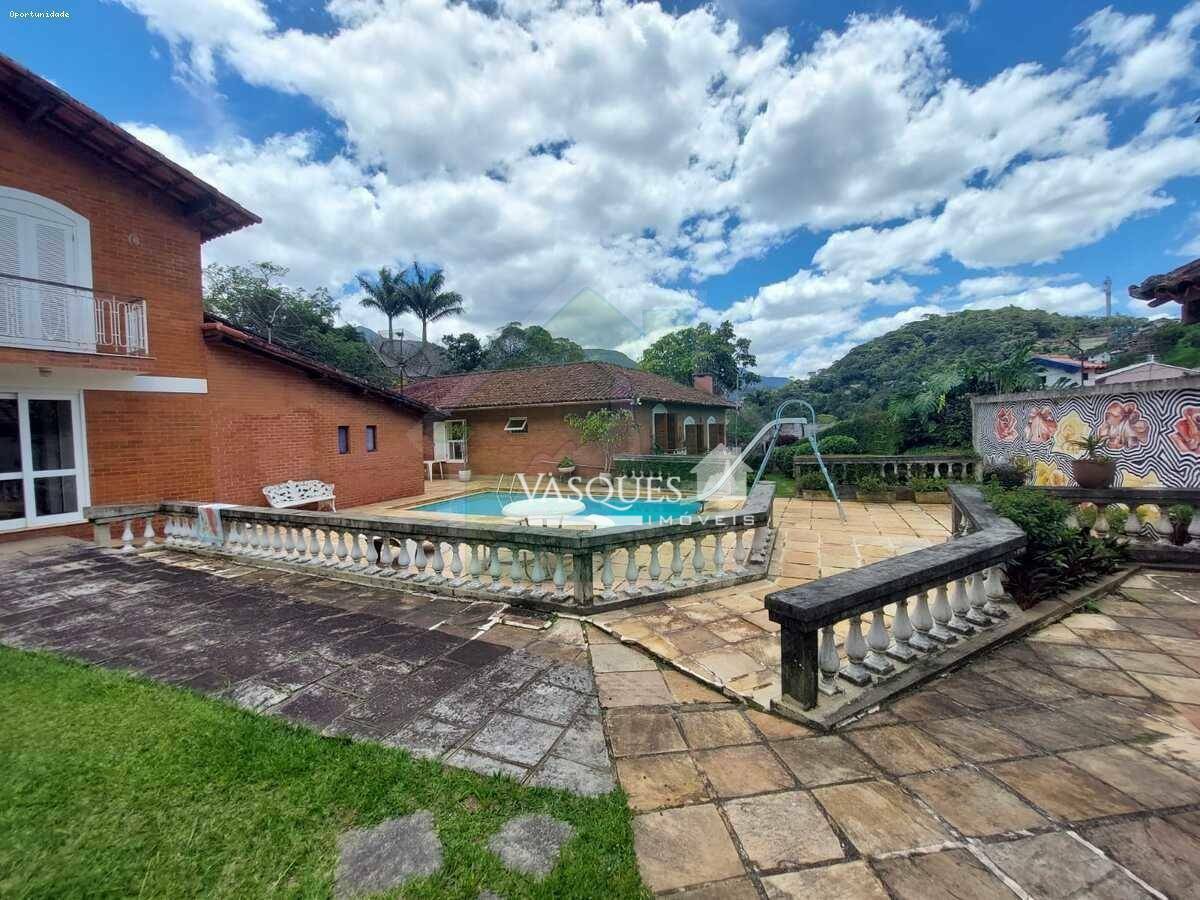 Casa à venda com 4 quartos, 341m² - Foto 2