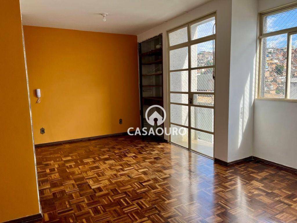 Apartamento à venda com 3 quartos, 112m² - Foto 3