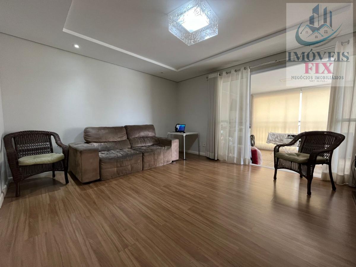 Apartamento à venda com 3 quartos, 132m² - Foto 1