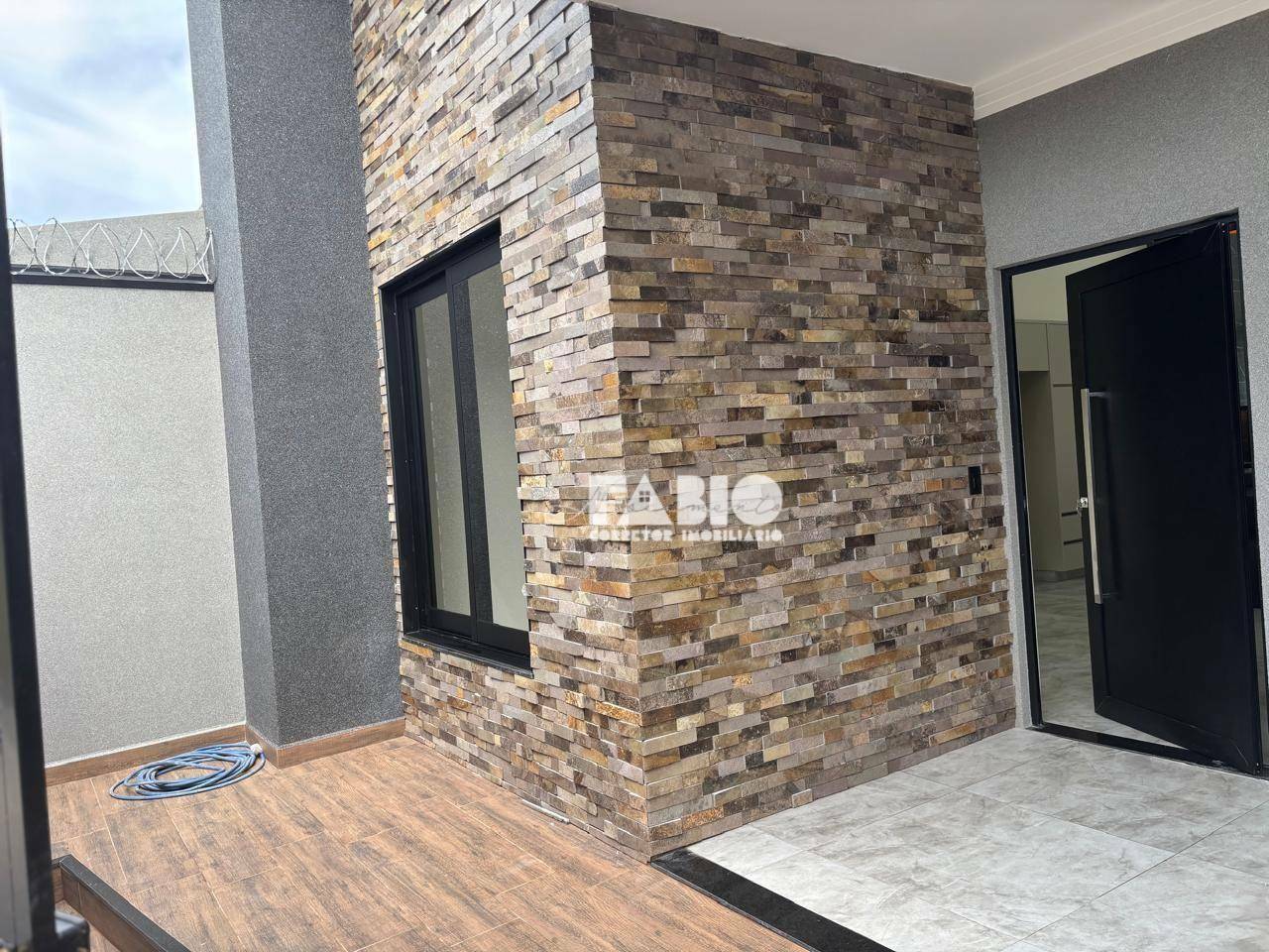 Casa à venda com 3 quartos, 138m² - Foto 2