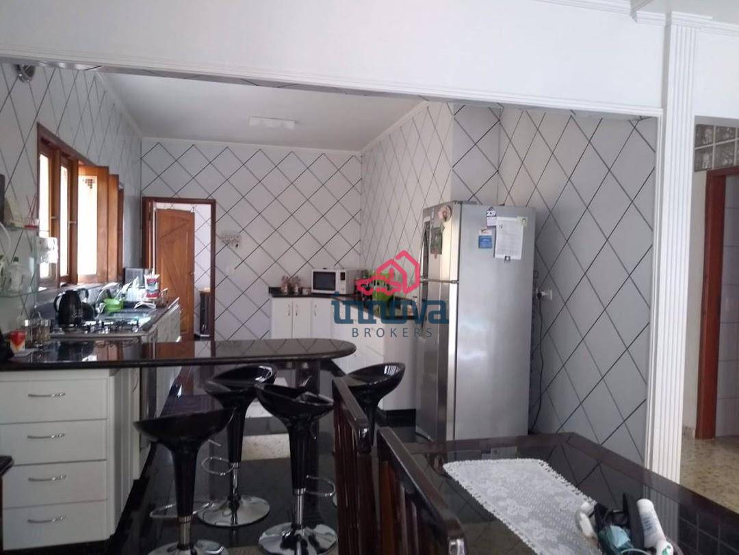 Sobrado à venda com 3 quartos, 250m² - Foto 7