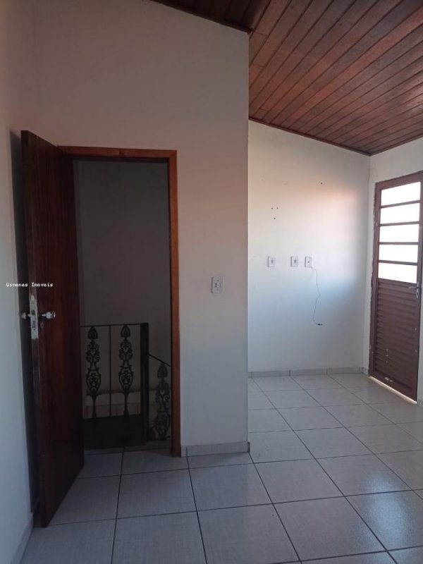 Casa para alugar com 3 quartos, 76m² - Foto 9