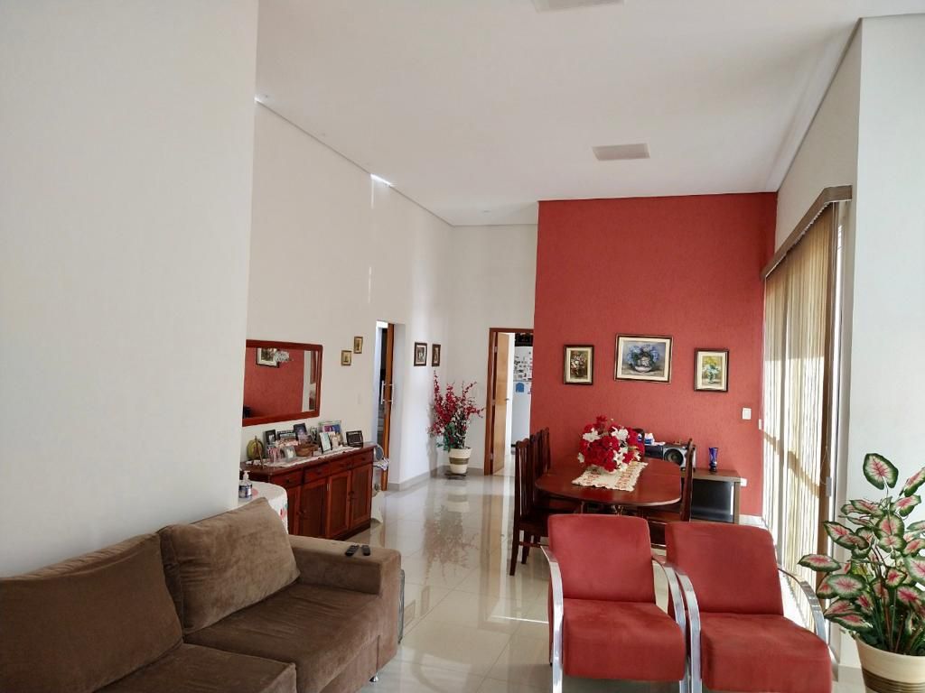 Casa à venda com 3 quartos, 230m² - Foto 4