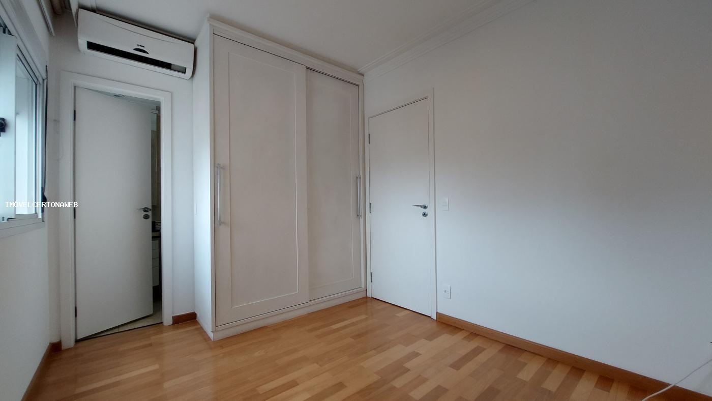 Apartamento à venda com 4 quartos, 238m² - Foto 19