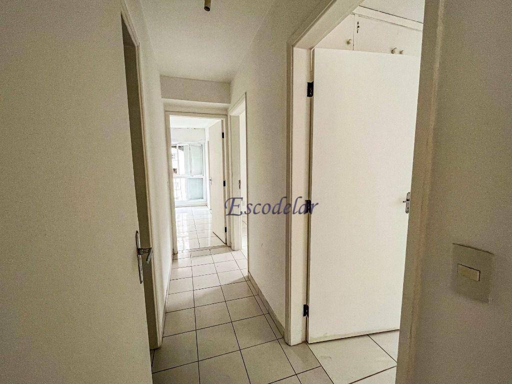 Apartamento para alugar com 3 quartos, 157m² - Foto 11