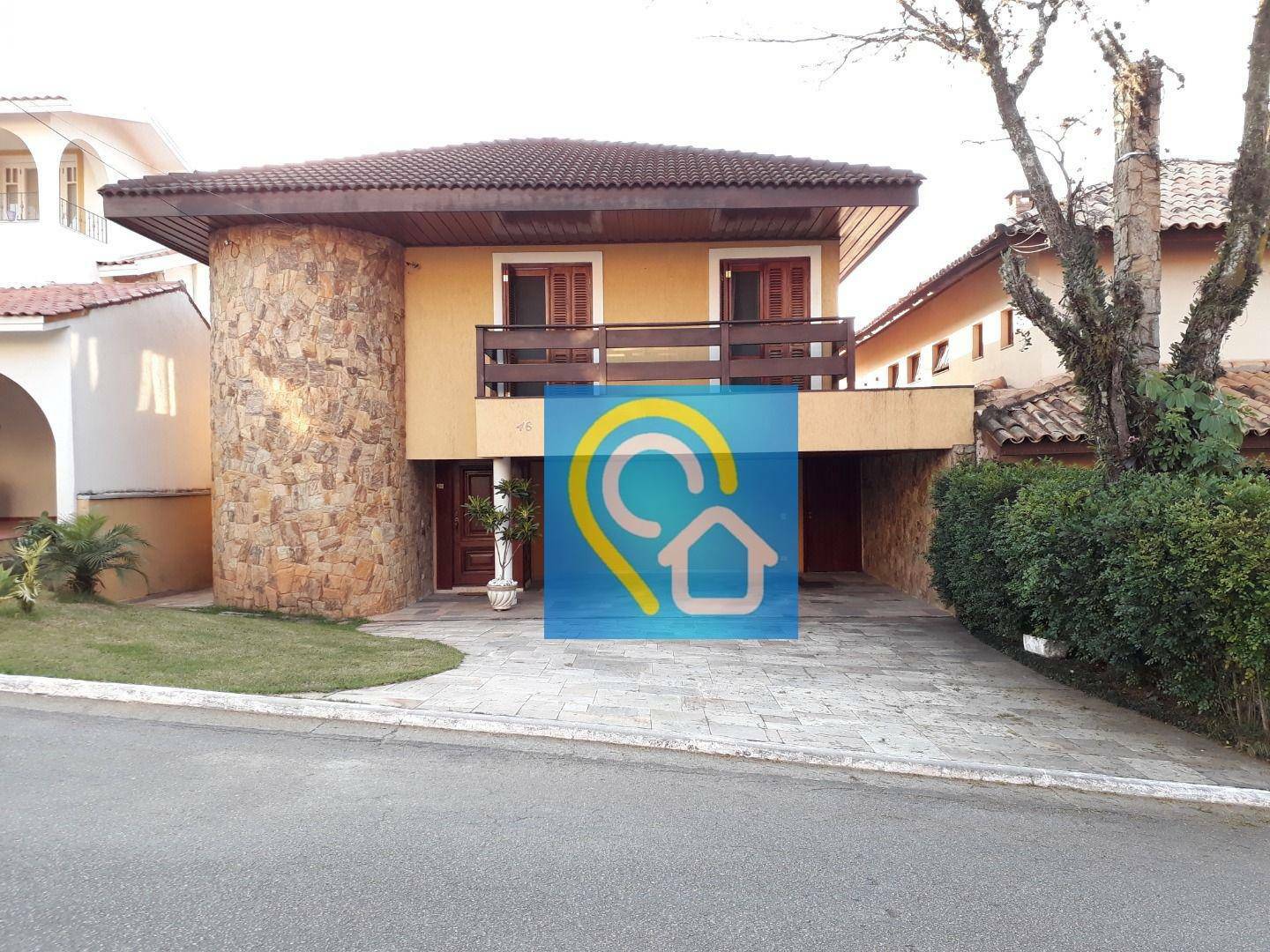 Casa de Condomínio à venda com 4 quartos, 353m² - Foto 1