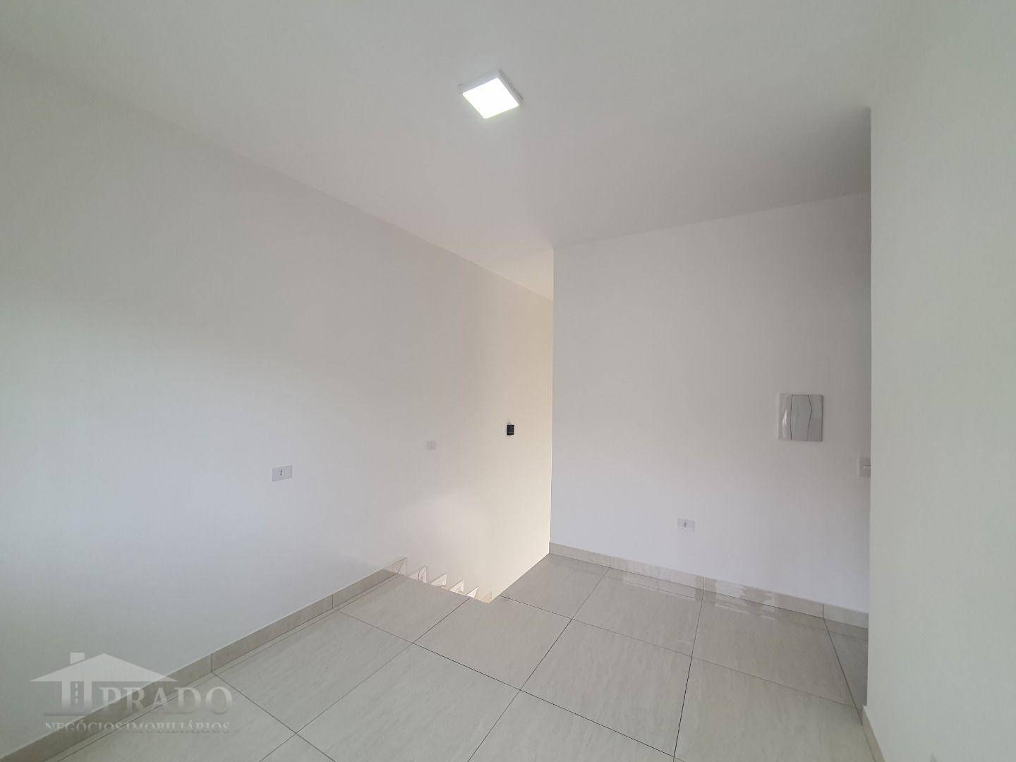 Casa à venda com 2 quartos, 75m² - Foto 4