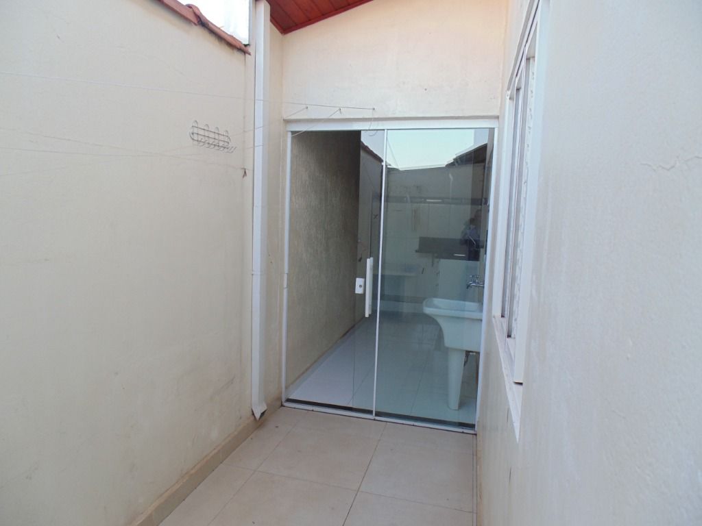 Casa à venda com 2 quartos, 60m² - Foto 18