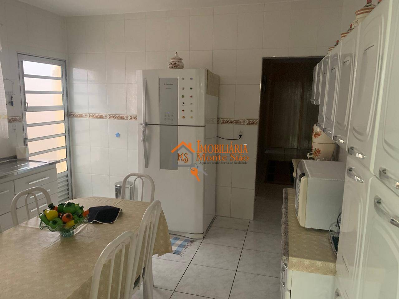 Casa à venda com 2 quartos, 125m² - Foto 4