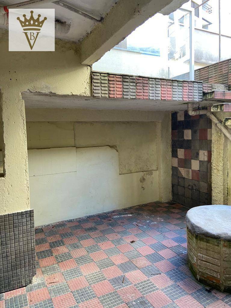 Casa à venda e aluguel com 6 quartos, 260m² - Foto 9