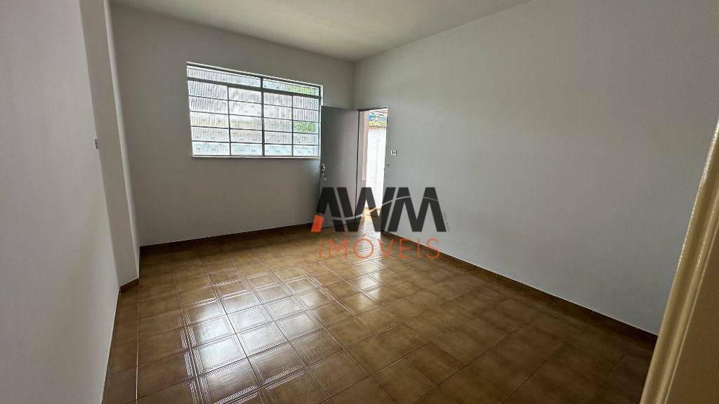 Casa à venda com 4 quartos, 380m² - Foto 5