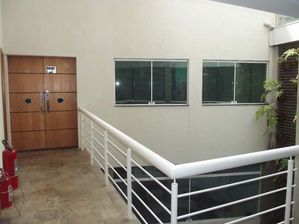 Prédio Inteiro à venda com 12 quartos, 600m² - Foto 19