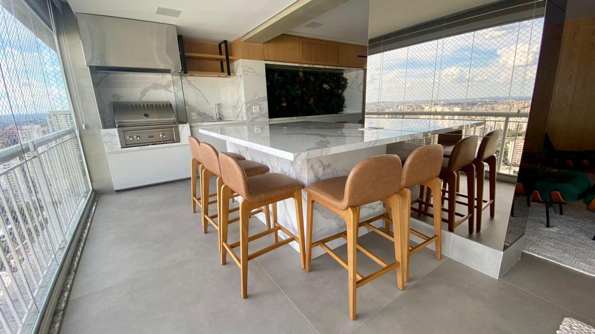 Apartamento à venda com 3 quartos, 223m² - Foto 1