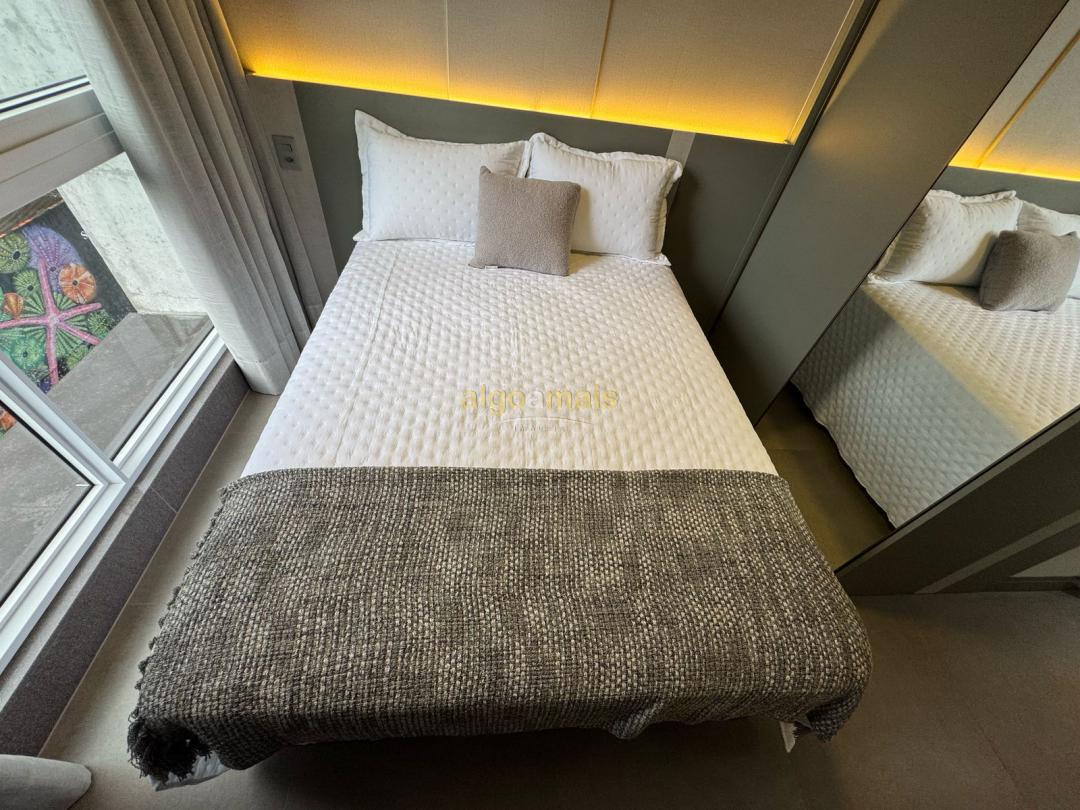 Apartamento à venda com 2 quartos, 75m² - Foto 17